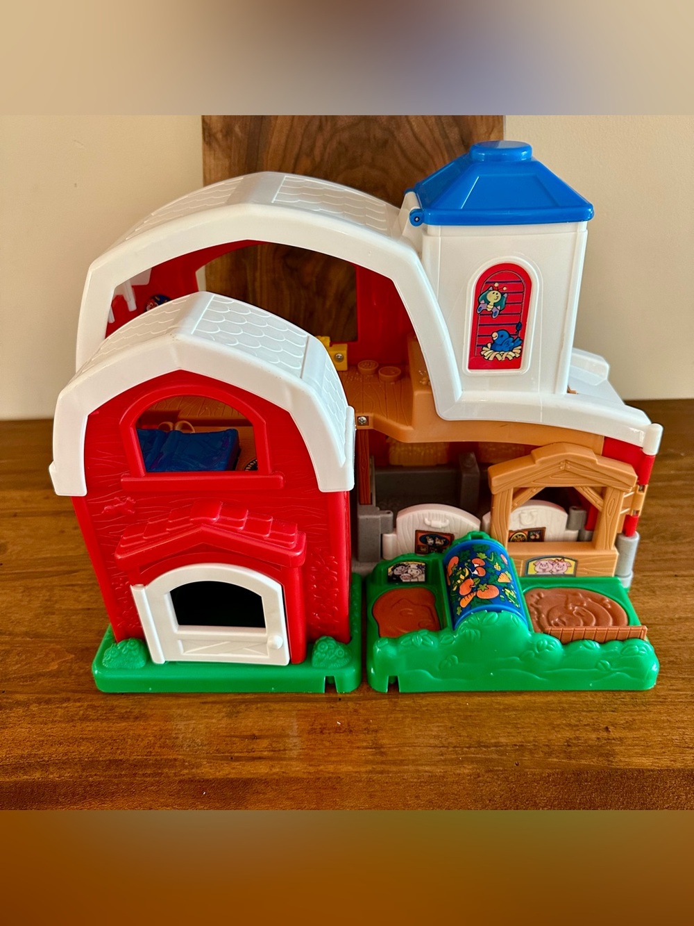 Fisher Price Little People Animal Sounds Farm Barn B8343 2004 Animals Farm